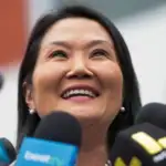 A horas de la asunción de Keiko Fujimori, Sergio E. Mostajo reflexiona sobre los desafíos políticos, las expectativas y las "bombas de tiempo" que heredará el nuevo gobierno.