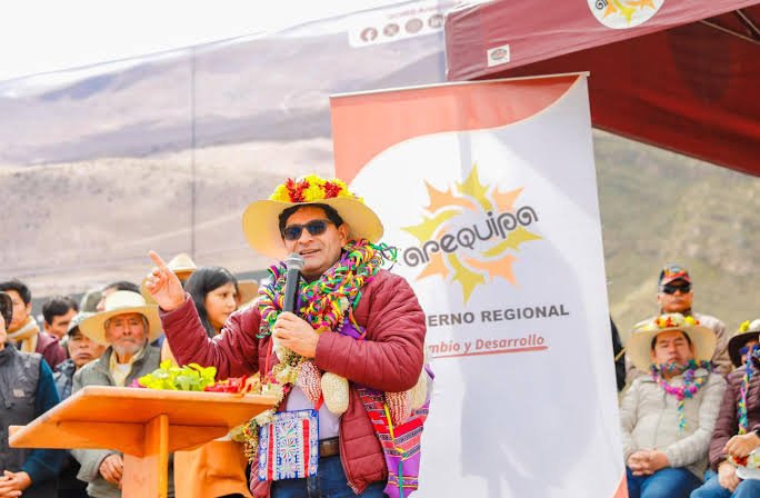 Rohel Sánchez en obra Maje Huambo