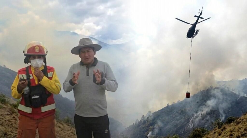 Sigue la lucha para sofocar incendios forestales en Apurímac